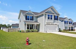 262 E Red Head Circle, Sneads Ferry, NC 28460
