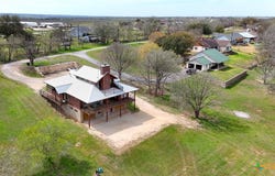 398 Red Bird Lane, Kingsbury, TX 78638