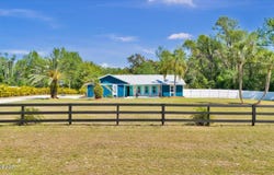 245 Country Circle Drive E, Port Orange, FL 32128