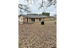 1003 West Point Tap Rd, Palestine, TX 75803