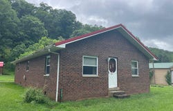 2610 Browns Creek Road, Saint Albans, WV 25177