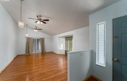 2340 KELSO Dr, Kelso, WA 98626