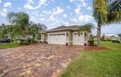 10279 Julia Isles Avenue, Oxford, FL 34484