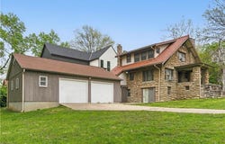 5334 Oak Street, Kansas City, MO 64112