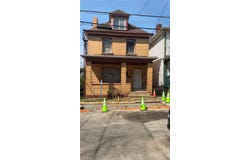 77 Industry St, Allentown, PA 15210