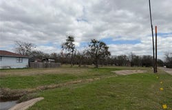 102 Johnson Street, Commerce, TX 75428
