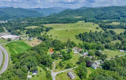 31232 Hollyfield Road, Damascus, VA 24236