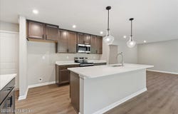 68 Hearthstone Ln, Radcliff, KY 40160