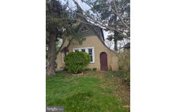 584 PARKWAY Avenue, EWING, NJ 08618
