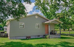 902 Aldhouse Avenue, Bridgeport, AL 35740