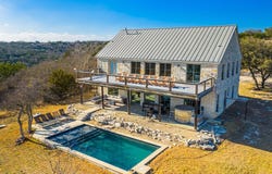 117 Point Rd, Fredericksburg, TX 78624