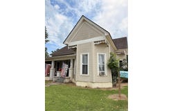 207 W Central Street, Warren, AR 71671