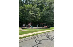 30 Woods Edge Dr, Roxbury Twp., NJ 07876-1281
