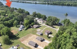 779 River Ln, Tuscumbia, AL 35674