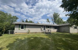5636 S Woodstrail Drive, Columbia City, IN 46725