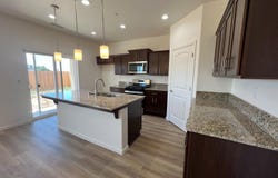 1484 Concord Way, Dinuba, CA 93618