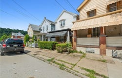 17 S 13th St, Jeannette, PA 15644