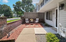 1310 Hilo Avenue N, Oakdale, MN 55128