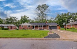 3402 Greenwood Lane, Godfrey, IL 62035