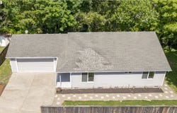 865 SE ROBERTS CT, McMinnville, OR 97128