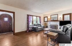 4832 Erskine Street, Omaha, NE 68104
