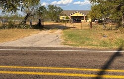 1002 N Fm 55, Barry, TX 75102