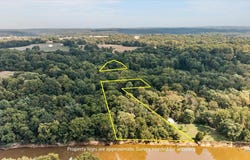 63 E Owens Farm Road, Bloomfield, IN 47424