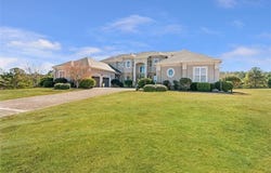 525 WATERS Way, Fayetteville, GA 30215