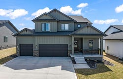 2110 Autumn Blaze Drive, Norwalk, IA 50211
