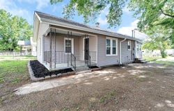 1408 N 8th St, Arkansas City, KS 67005