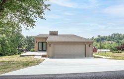 200 Centerwood Cir, South Union Twp, PA 15401