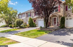25 CAROUSEL CIRCLE, HERSHEY, PA 17033