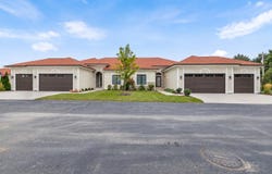 1611 Vico Pass, Oconomowoc, WI 53066