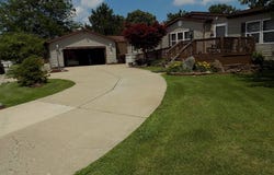 8614 Stephanie Dr, Newport, MI 48166