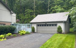5531 Forest Lake Dr, Prospect, KY 40059