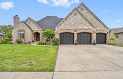 3550 W Morningside Place, Springfield, MO 65807