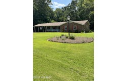 1380 Oakview Drive, Williamston, NC 27892