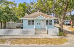 204 Anderson Street, New Smyrna Beach, FL 32168