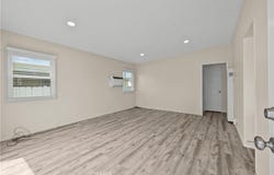 941 N Brand Boulevard, San Fernando, CA 91340
