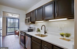 5300 HOLMES RUN PARKWAY, ALEXANDRIA, VA 22304