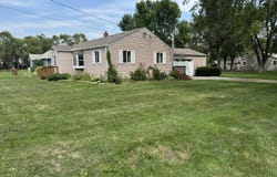 10 Mellette Ave NW, Huron, SD 57350