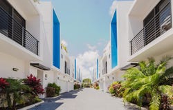 2669 NE 8th Avenue, Wilton Manors, FL 33334