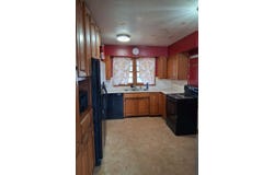 7 S Windsor, Storm Lake, IA 50588