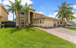 21053 SW 88th Pl, Cutler Bay, FL 33189
