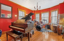 1701 E Lafayette Pl, Milwaukee, WI 53202
