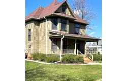 1323 5th Avenue, Grinnell, IA 50112