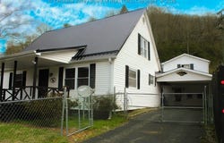 53 Meadow Breeze Lane, Kermit, WV 25674