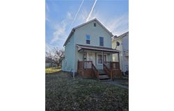 1131 Hamilton Ave, Farrell, PA 16121