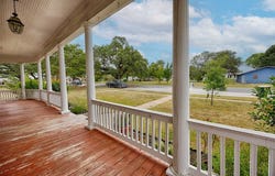 403 East 7th Street, Flatonia, TX 78941
