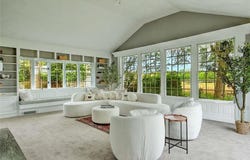33 Meadowbrook Drive, Barrington, RI 02806